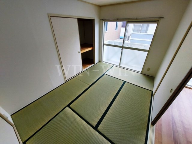 フレグランス三ツ相 B棟の和室