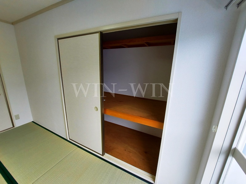 フレグランス三ツ相 B棟の収納