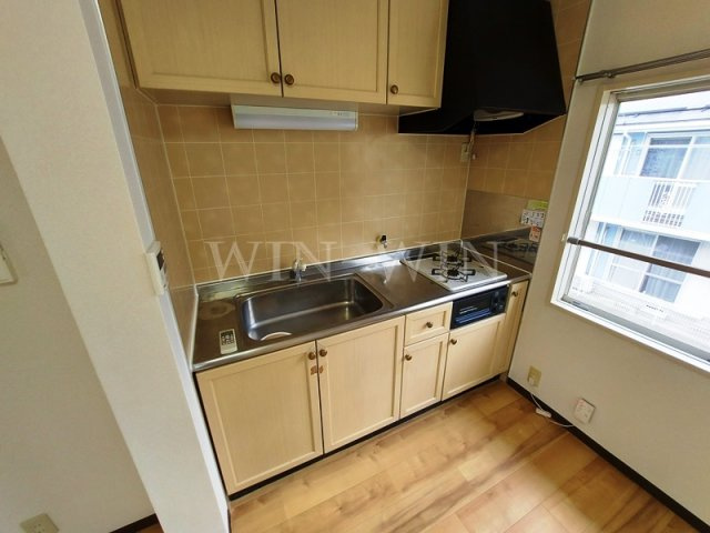 フレグランス三ツ相 B棟のキッチン