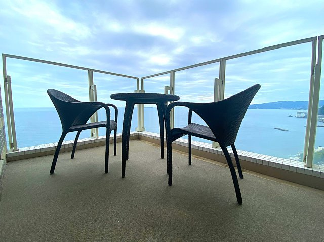 アデニウム熱海オーシャンスイートのバルコニー