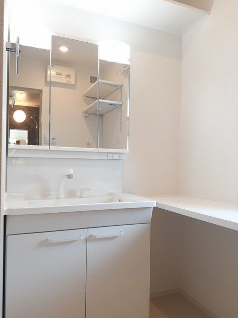 クレアガーデン大高台の洗面所