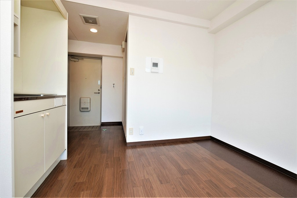 Calm西原の居間・リビング|Calm西原701