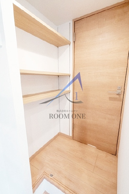 ＯＪ　ＨＩＬＬＳ　ＦＩＲＳＴ