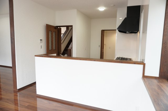 越谷市大字大道 中古戸建の居間・リビング