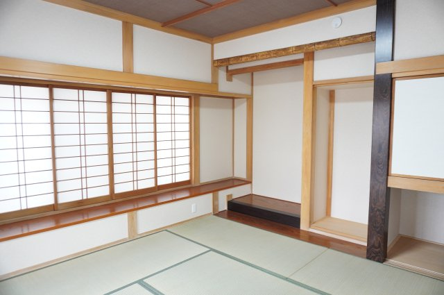 越谷市大字大道 中古戸建の和室|1階 8帖