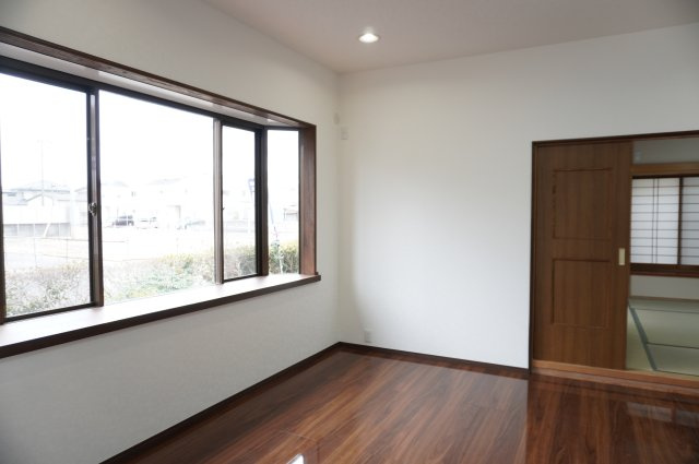 越谷市大字大道 中古戸建の居間・リビング