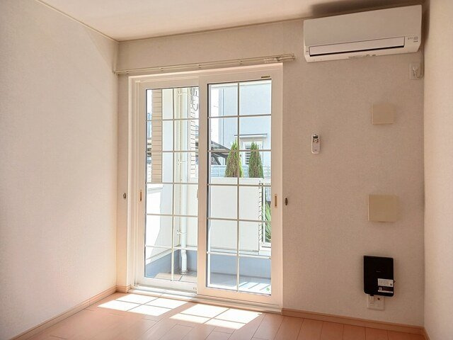 メゾン・シェーネの居間・リビング