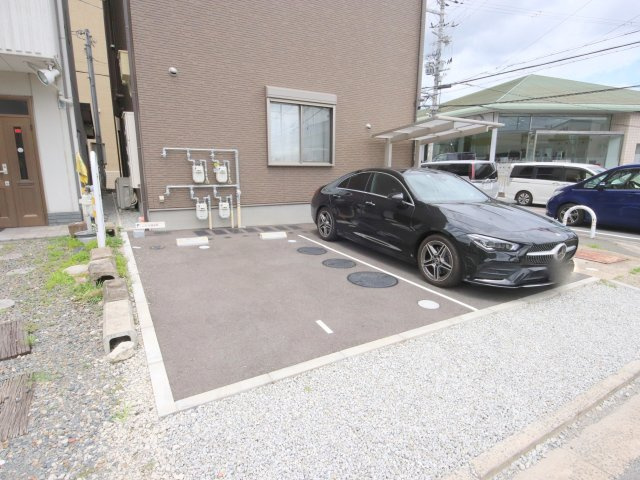 ディアコート生駒の駐車場