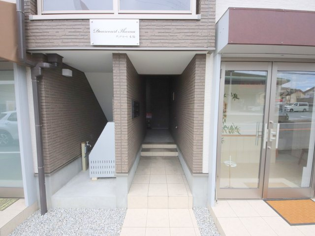 ディアコート生駒のエントランス