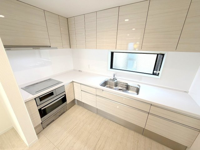 羽村市羽加美1丁目　ホームエレベーター付き3階建６LDKのキッチン