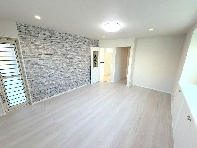 羽村市羽加美1丁目　ホームエレベーター付き3階建６LDKの居間・リビング