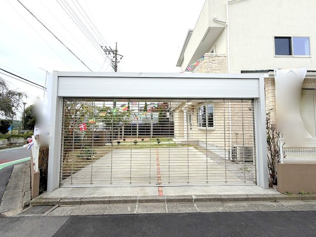 羽村市羽加美1丁目　ホームエレベーター付き3階建６LDKの駐車場