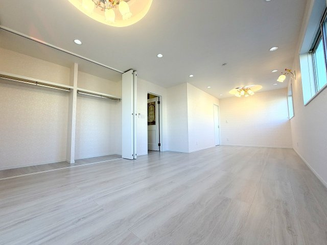 羽村市羽加美1丁目　ホームエレベーター付き3階建６LDKの洋室