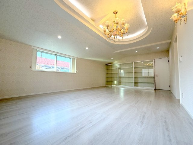 羽村市羽加美1丁目　ホームエレベーター付き3階建６LDKの洋室