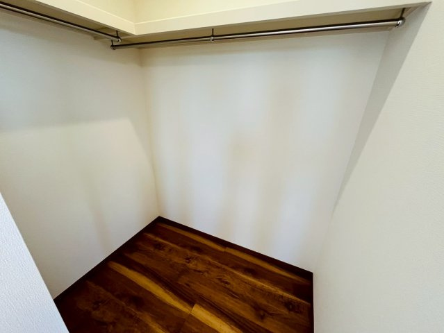 加須市下高柳　第13期　全7邸の収納|〇7号棟　ウォークインクローゼット〇
枕棚がついているので、空間を上手に使った収納が可能です！
2025年11月撮影