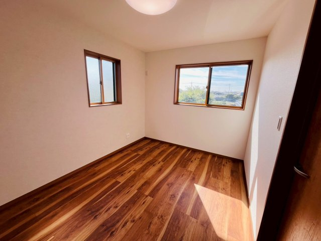 加須市下高柳　第13期　全7邸の洋室|〇7号棟　洋室　6帖〇
お子様の勉強部屋としても最適です（＾＾）
2025年11月撮影