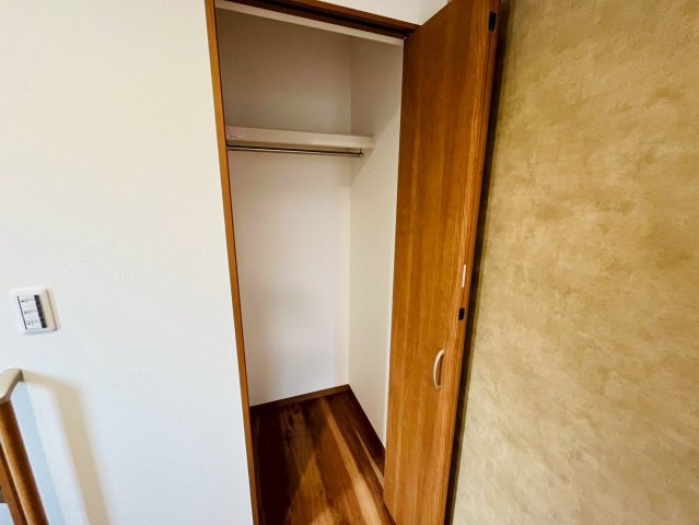 加須市下高柳　第13期　全7邸の収納|〇7号棟　収納〇
棚もついていますのでバッグやアクセサリーなども収納出来ます♪
2025年10月撮影