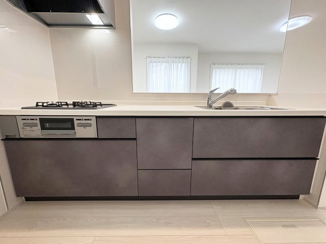 【キッチン】 | 新座市野寺2丁目　新築一戸建住宅　全1棟　(保谷店) | お子様を見守りながら、ご家族と会話しながらお料理が出来る対面式キッチン。