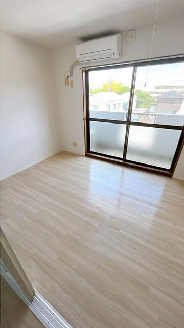 モンシャトー小金井成和の洋室