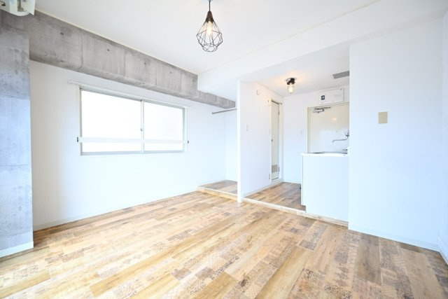 マンション神楽坂の洋室