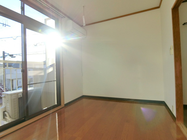 シティハイム　スカイライトの居間・リビング