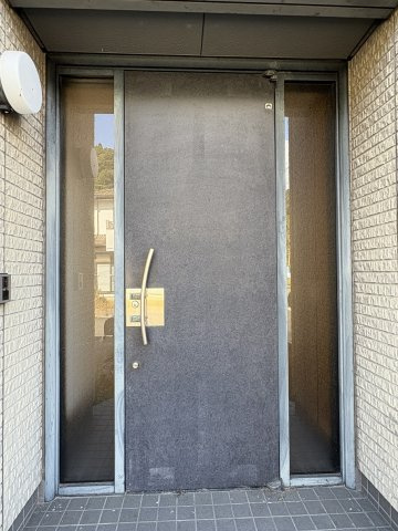 鹿島町下蔵持字沢目 中古一戸建ての玄関