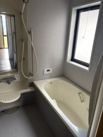 鹿島町下蔵持字沢目 中古一戸建ての浴室