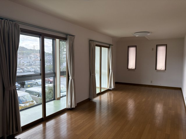 鹿島町下蔵持字沢目 中古一戸建ての洋室