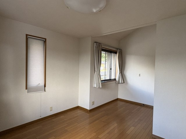 鹿島町下蔵持字沢目 中古一戸建ての洋室