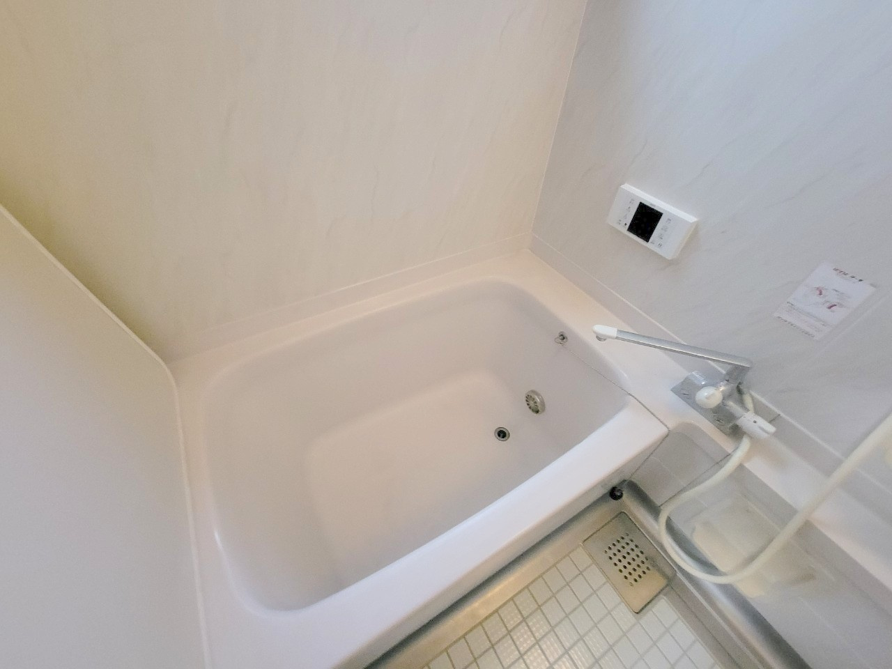 山崎新町戸建の浴室