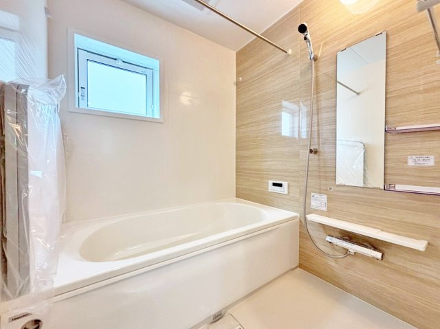 ブルーミングガーデン中山五月台1丁目新築一戸建て全2区画│3・4LDK+並列駐車2台可の浴室|1階浴室の内観写真です。1616サイズの浴室暖房乾燥機付きユニットバスです。