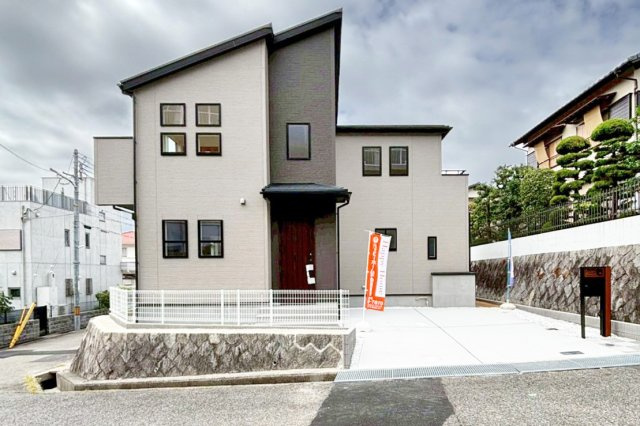 ブルーミングガーデン中山五月台1丁目新築一戸建て全2区画│3・4LDK+並列駐車2台可