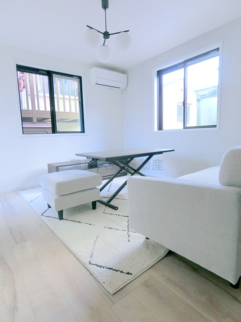 蒲田本町戸建の居間・リビング|2階リビング12.5帖