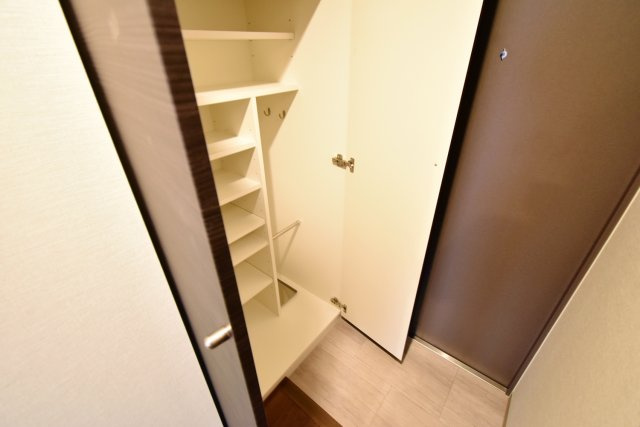 西宮北口プライマリーワン ガーデンテラスの収納