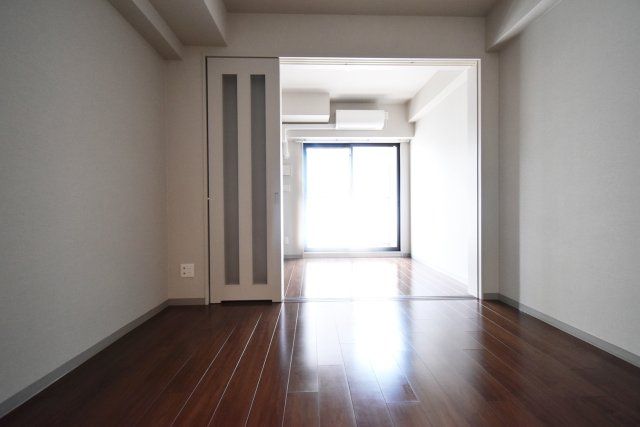 西宮北口プライマリーワン ガーデンテラスの居間・リビング