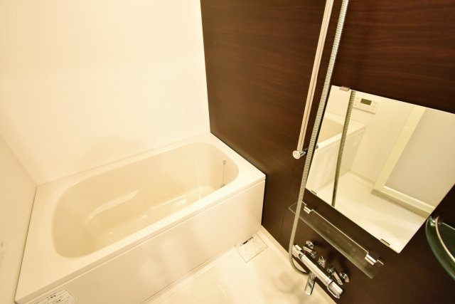 西宮北口プライマリーワン ガーデンテラスの浴室