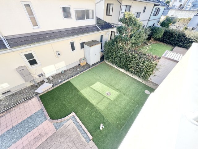 中央区泉1丁目の庭|外構もきれいに整えられ、お庭に出るのが楽しくなりそうです。