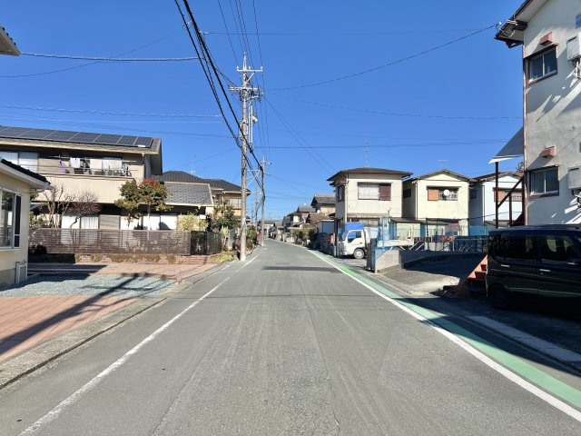 中央区泉1丁目の前面道路含む現地写真|南側から北に向かって撮影した前面道路です。