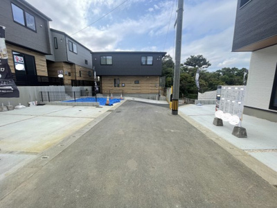 【前面道路含む現地写真】 | 沖縄市美里6丁目（全9棟）10号棟 | ※前面道路4.5m♪