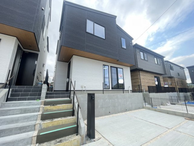 【外観】 | 沖縄市美里6丁目（全9棟）10号棟 | 10号棟　並列駐車2台完備♪