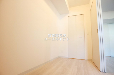 【寝室】 | WORVE吹田江坂 | 明るく開放感のある居室で、自分だけのくつろぎ空間を。