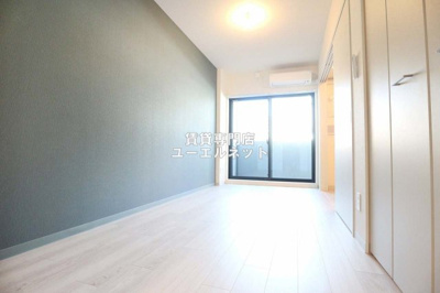 【居間・リビング】 | WORVE吹田江坂 | ゆったりとくつろげる、落ち着きのある居室空間です