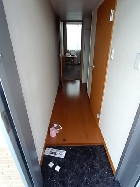 レオパレス堤MN　Ⅰの玄関