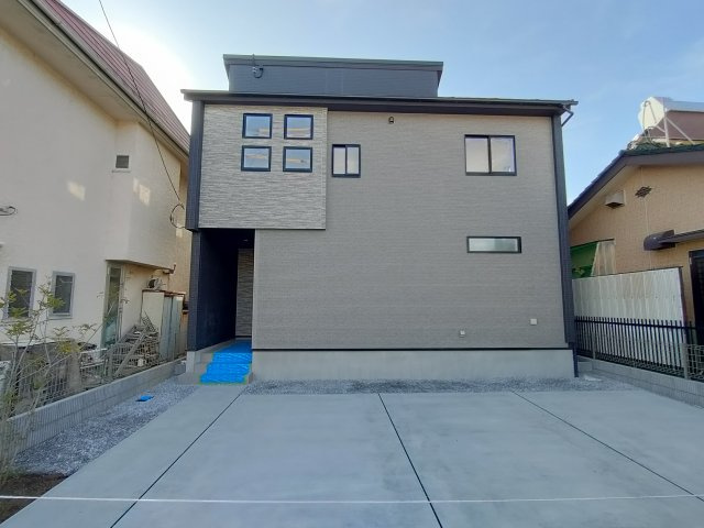 【BLOOMING GARDEN】　加須市久下1丁目　2期　全1邸の外観|4LDK、間仕切り5LDK対応可！ゆったり和室付きの間取りです♪
2025年12月撮影