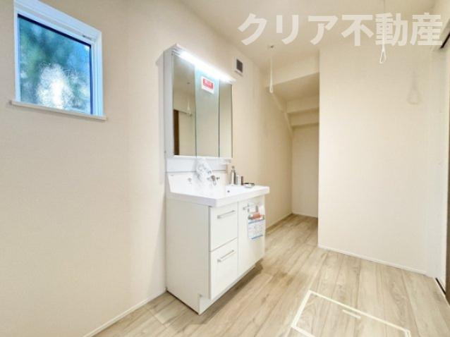 【独立洗面台】 | 高崎市倉賀野町24-1期　1号棟 | 広めの洗面室には室内干しスペースも♪