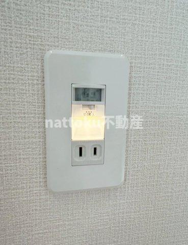 沼津市大塚第14　新築戸建　全１棟のキッチン|浄水器一体型キッチン水栓／キッチンコンセント