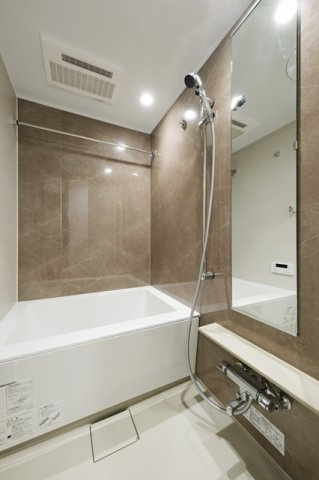 エンクレスト博多PARKSIDEの洗面所|広い洗面スペース