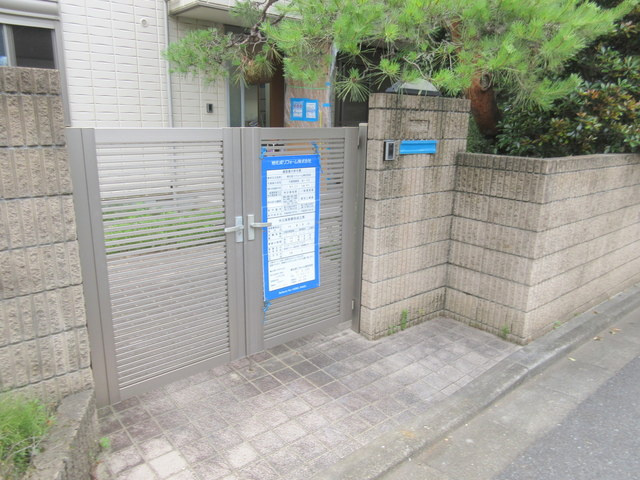 ハート美祐0001のエントランス|★専用門扉★