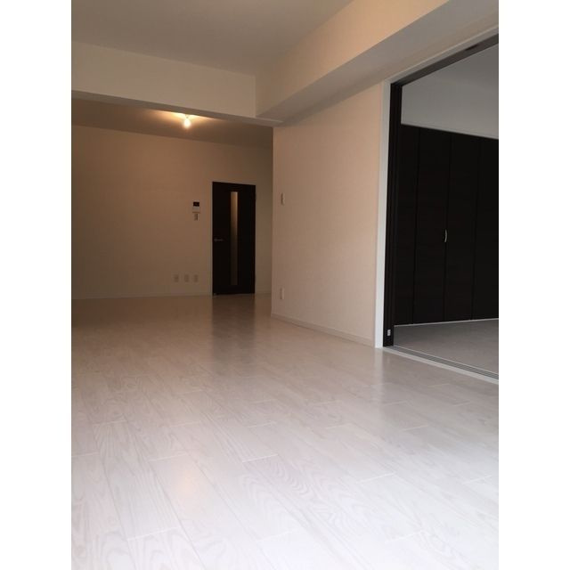 ガーデンハウス千歳船橋の居間・リビング