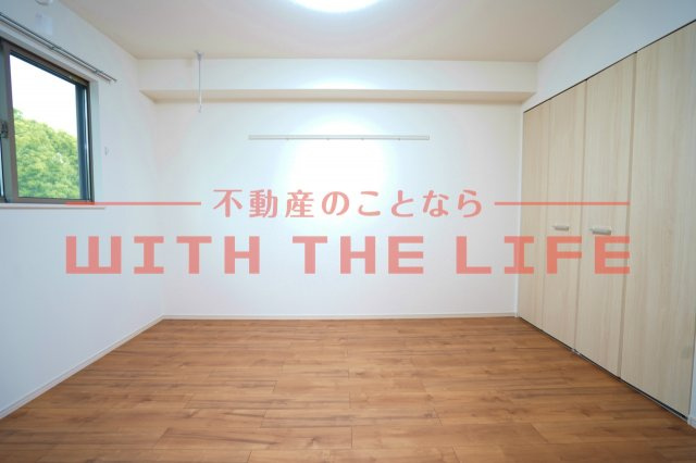 アメニティ諏訪野【キャッシュバック対象物件】の洋室|落ち着いた色調の洋室です